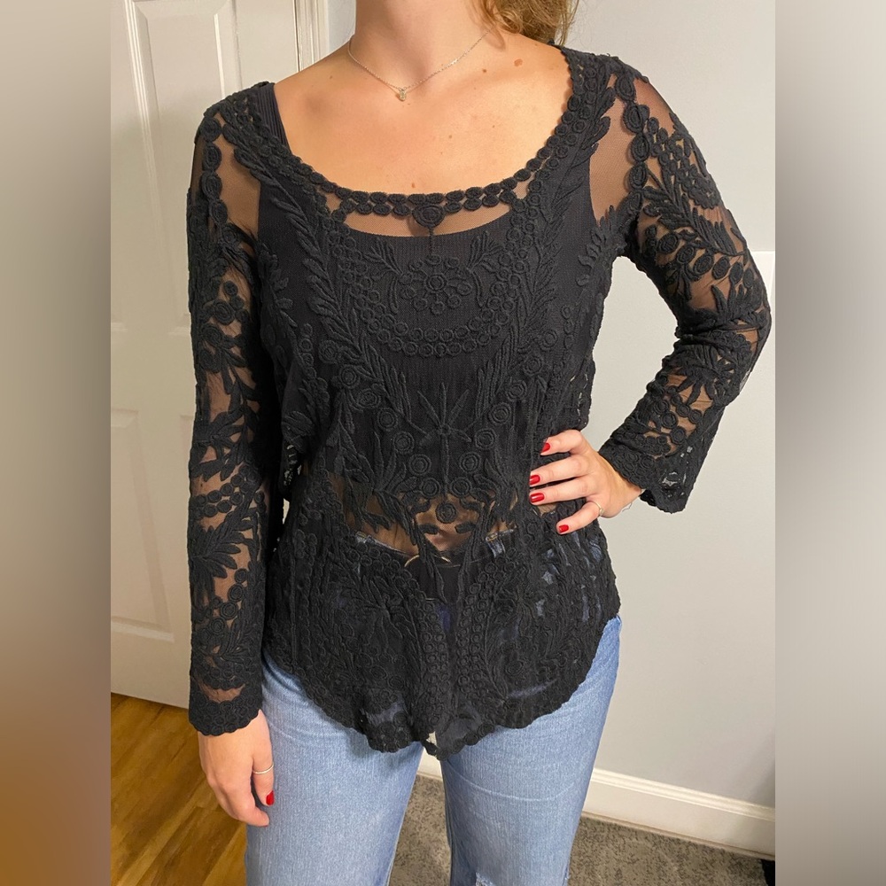 Umgee Women's Black Sheer Lace Flare Sleeve Shirt Boho size Medium/Large